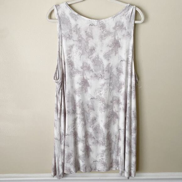 LOGO Layers Lori Goldstein | Lilia Printed Tank Top Gray White Rayon Plus 2X - Picture 3 of 5
